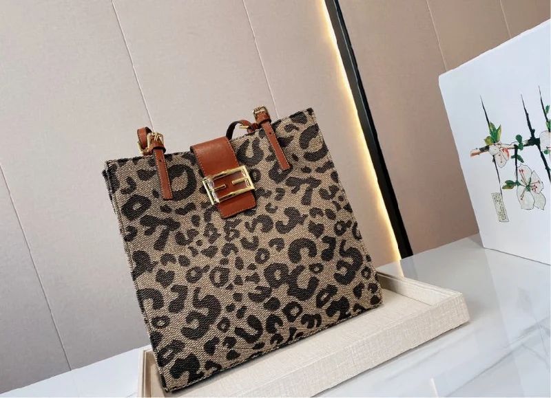 Woman Fendi Shoulder Handbag