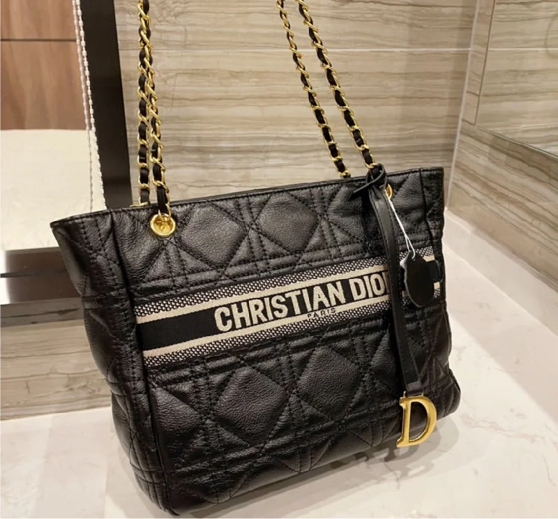 Black Dior woman handbag